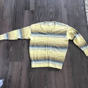 Aritzia pullover sweater